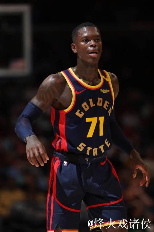 库里7投0中施罗德首秀低迷 勇士51分惨负灰熊 库里7投0中施罗德首秀低迷 勇士51分惨负灰熊