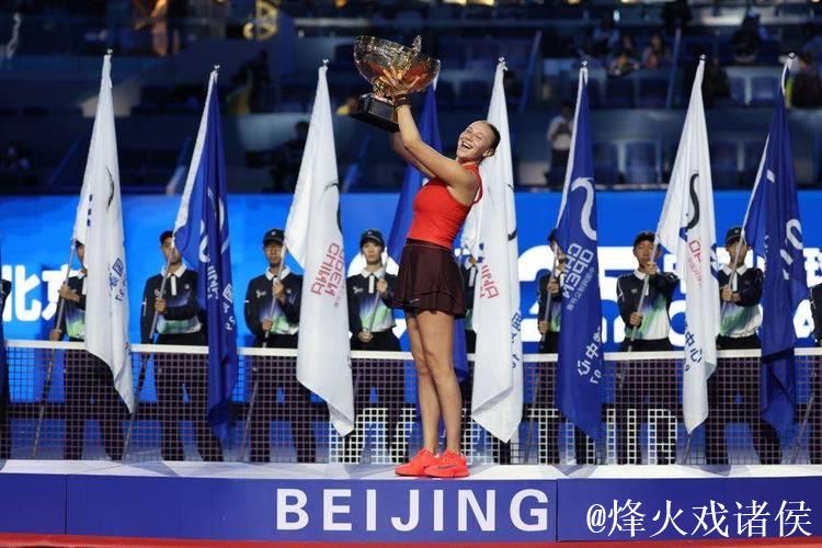 阿尼西莫娃2-1战胜诺斯科娃 首夺中网女单冠军 阿尼西莫娃2-1战胜诺斯科娃 首夺中网女单冠军